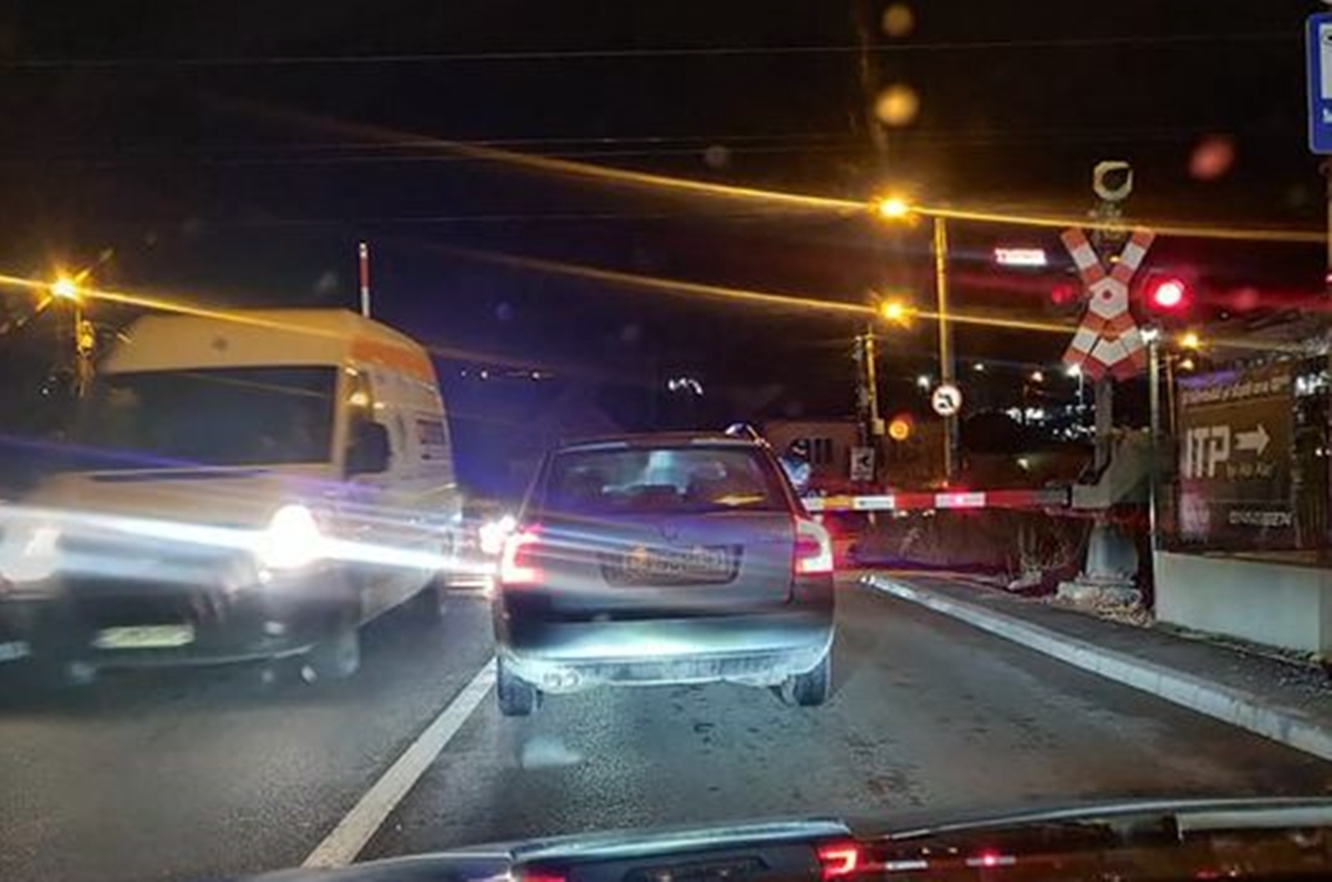 Bariera de la Tăietura Turcului s-a stricat. Se circulă cu mare greutate în zona Baciu