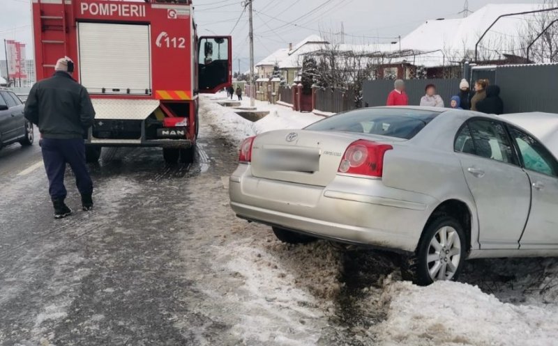 Trei persoane au ajuns la spital după un accident la Urișor