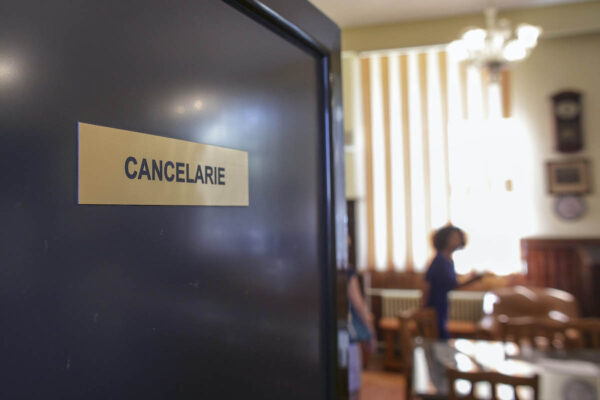 37 de candidați din Cluj, validați pentru ocuparea funcțiilor vacante de director și director adjunct