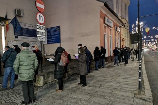 La Primăria Cluj super mega digitalizată se stă la coadă. Pentru impozite locale și parcări