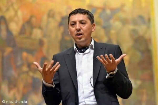 Ce crede rectorul UBB Cluj, Daniel David, despre intenția SRI de a recruta ofițeri din rândul studenţilor: „E un gest de normalitate într-o societate democratică”