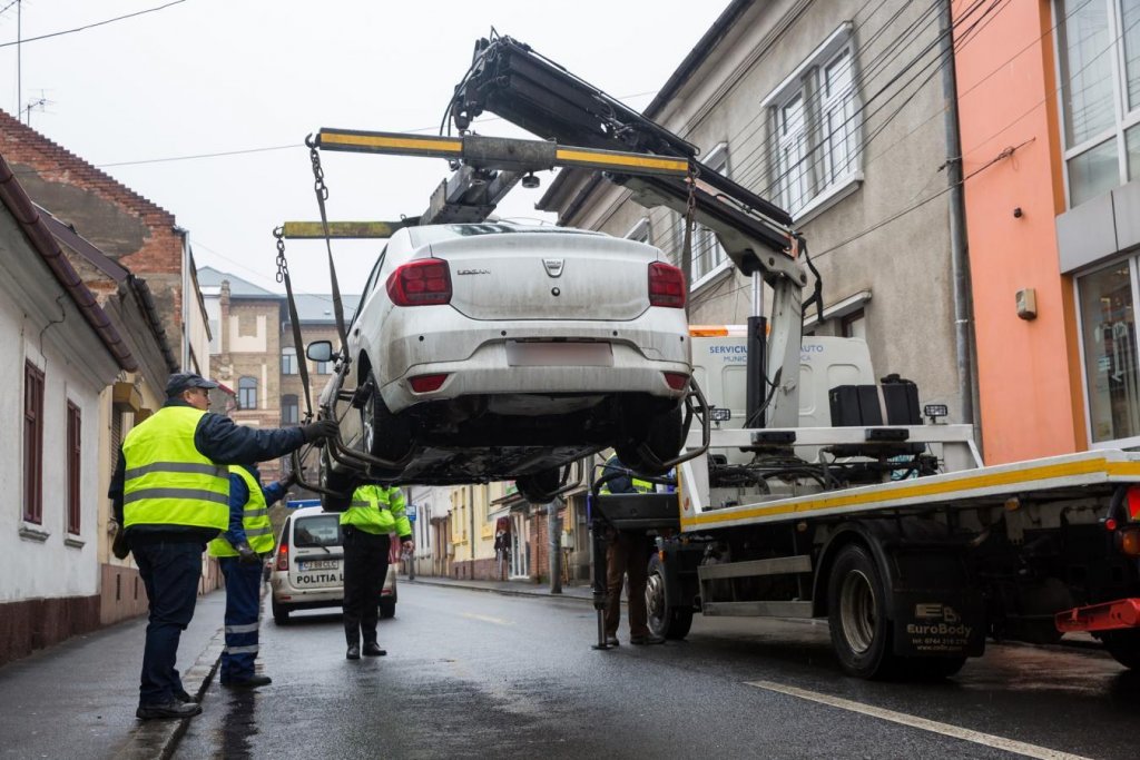 Bilanțul mașinilor abandonate și ridicate în ultimii trei ani la Cluj-Napoca. Câte s-au vândut?