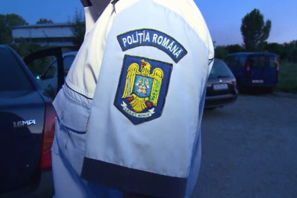 Trei scandalagii din comuna Luna au dat foc la o terasă și au fost arestați de polițiști