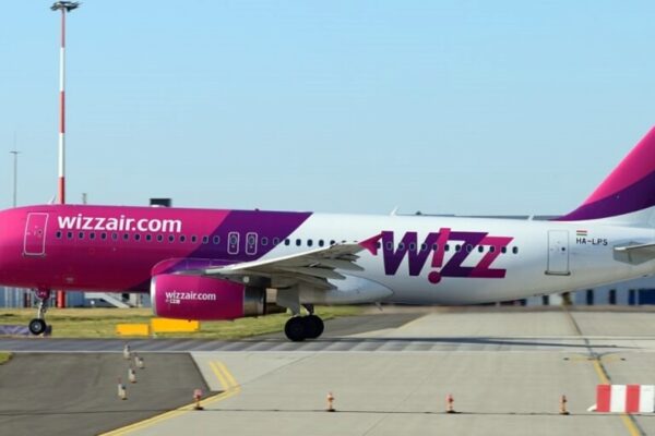 Avion de la Wizz Air a făcut o aterizare forțată la Cluj. Pilotul a fost obligat să aterizeze de urgență
