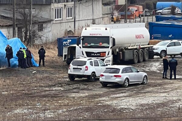 O cisternă Romstyl este percheziționată de mai bine de patru ore de polițiști. Se prefigurează un mega dosar pe contrabandă cu carburanți?