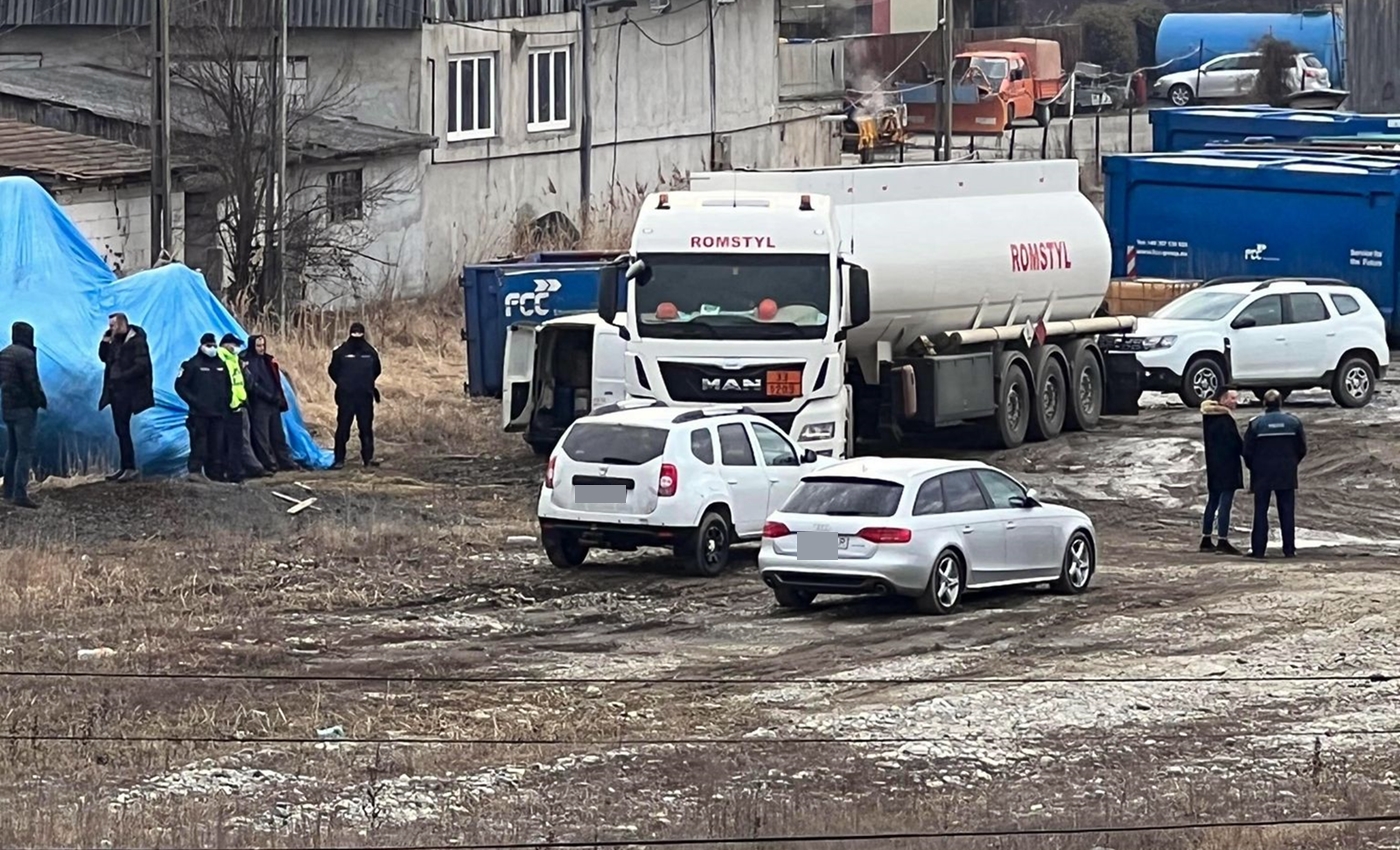 O cisternă Romstyl este percheziționată de mai bine de patru ore de polițiști. Se prefigurează un mega dosar pe contrabandă cu carburanți?