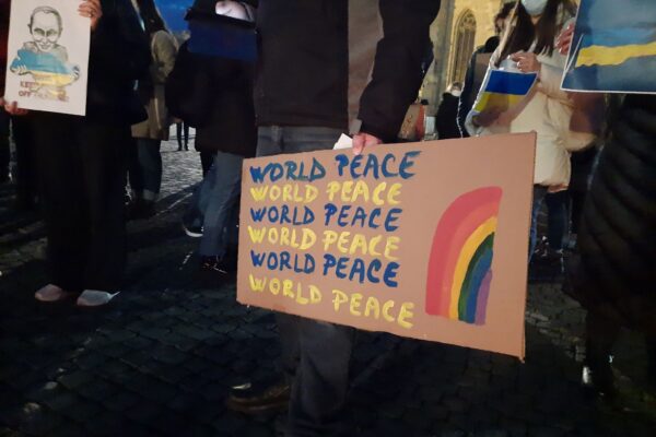 Clujenii ies din nou în centrul Clujului în semn de solidaritate față de Ucraina