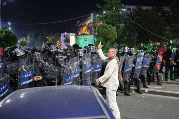 EXCLUSIV Demisie de ultimă oră în unitatea de elită a jandarmeriei Române. ”Fantoma albă”, colonelul care a reprimat mitingul de la 10 august iese la pensie cu un imens scandal