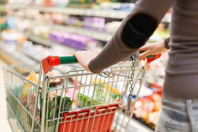 Urmează un nou val de scumpiri la alimente în România