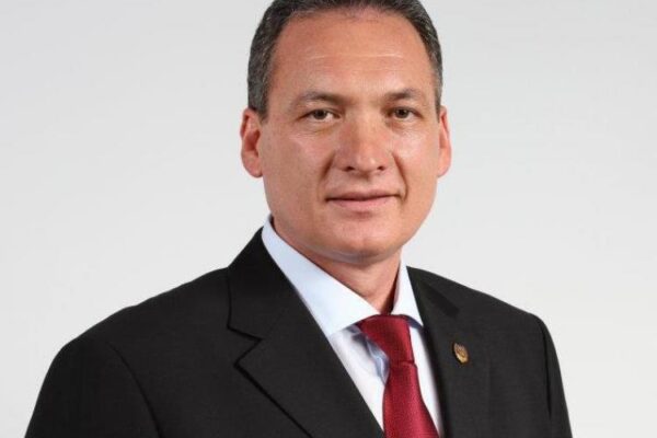 Președintele interimar al PSD Cluj a avut un moment lingușitor în ședința Consiliului Județean Cluj. Pe Alin Tișe l-a pufnit râsul VIDEO