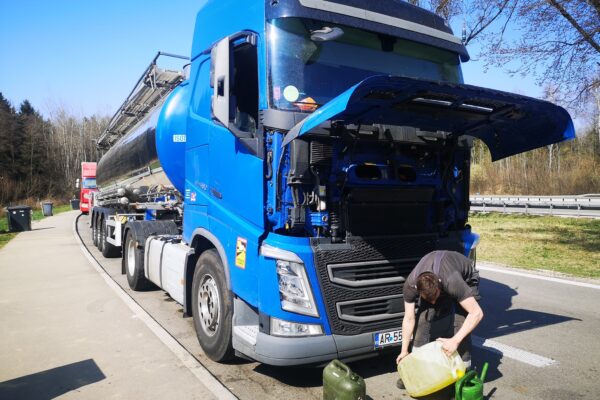 Povestea impresionantă a unui șofer român de camion în Germania. Cum am reușit să spălăm în câteva săptămâni imaginea șifonată a României