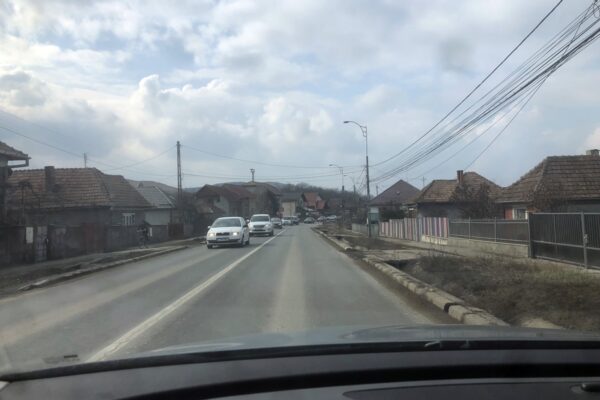 Lucru fără cap doar în România se poate! Circulația pe DN 1 C și DN 16 este blocată din cauza unor lucrări la calea ferată