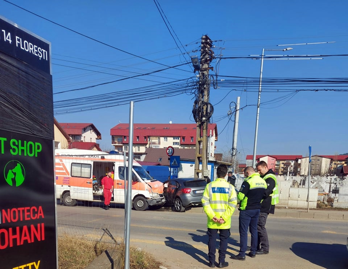 Accident grav în Florești. O ambulanță a fost implicată. Locuitorii cer ca intersecțiile să fie semnalizate cu indicatoare rutiere