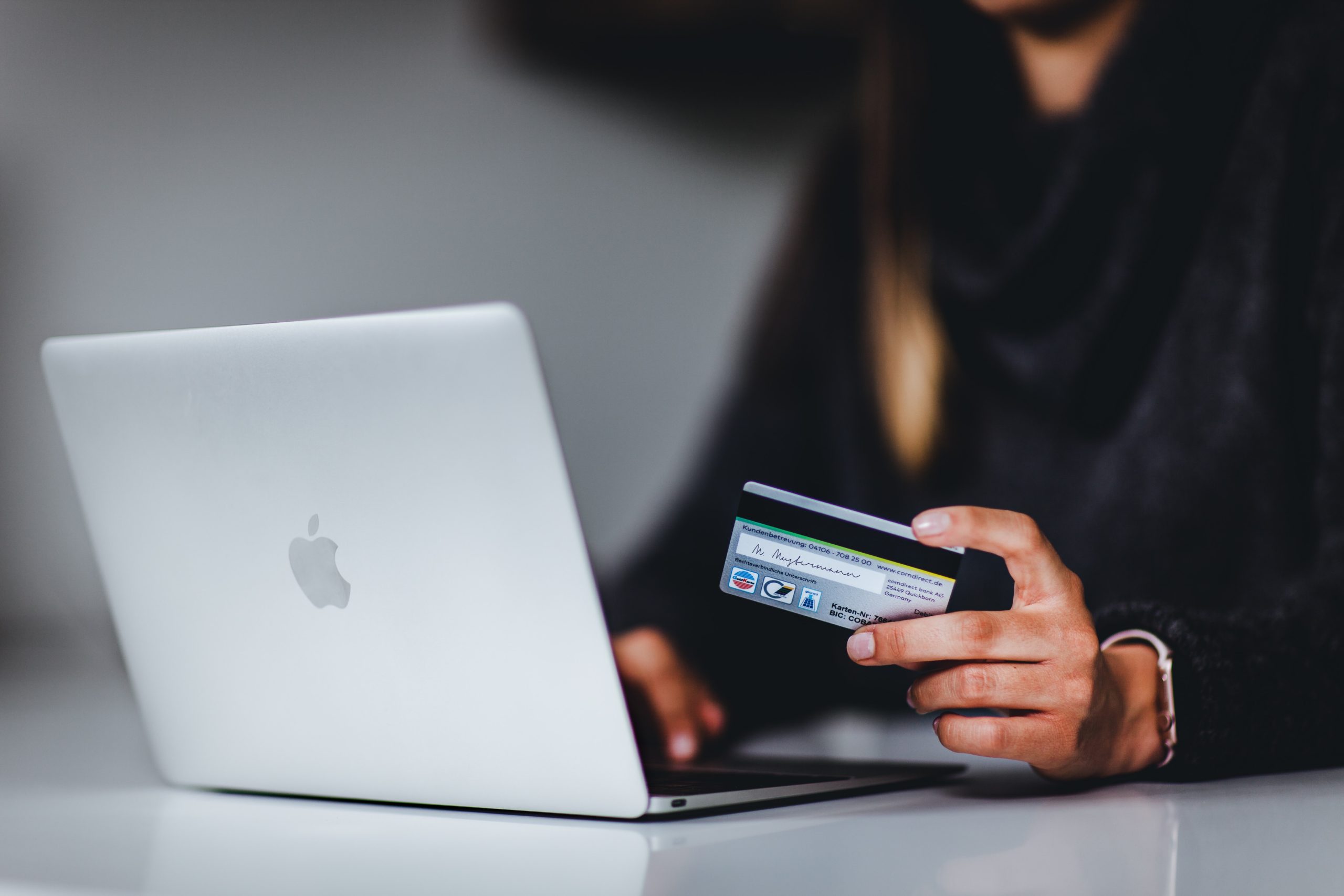 MARE ATENȚIE – Tentativă de fraudă cu donații false pentru cauza Ucrainei propagată prin email