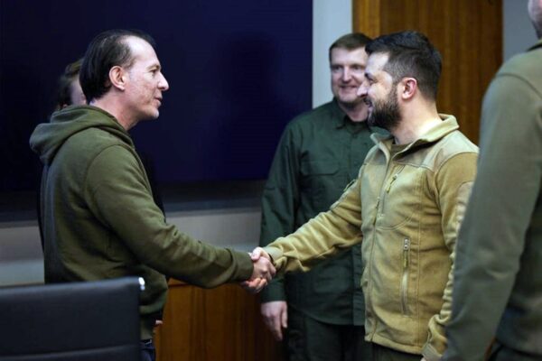 Așa se face România de rușine prin toată lumea. Cîțu a fost la Kiev la o zi după premierul Ciucă și șeful PSD