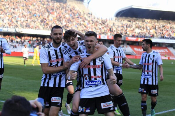 „U” Cluj a pus la respect liderul Petrolul cu o victorie categorică și speră la promovarea directă în Liga 1