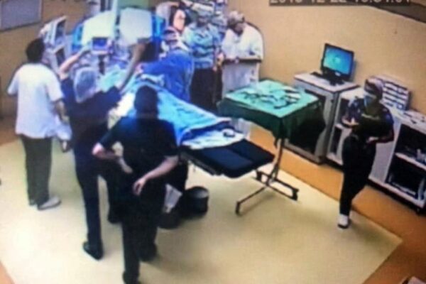 A luat foc pe masa de operație. Spitalele românești sunt dotate tot mai rudimentar