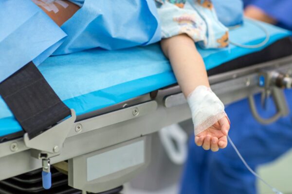 Hepatita misterioasă la copiii a apărut și în România. O fetiță de cinci ani a fost internată în stare gravă. OMS vorbește despre un virus complet nou și extrem de periculos