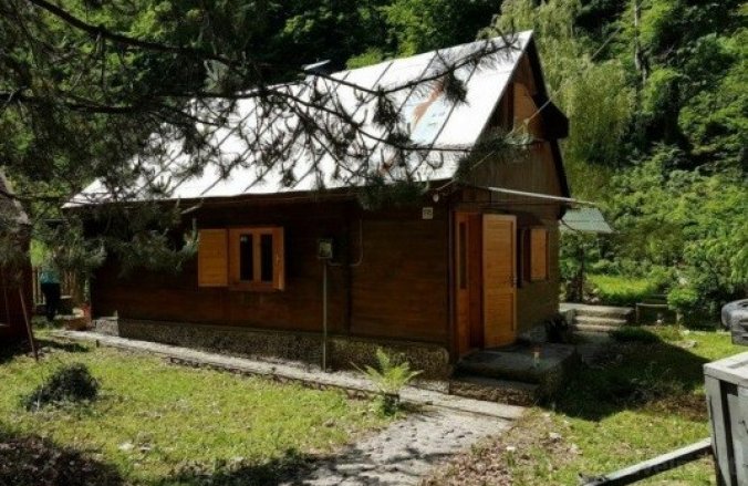Spargere ca-n filme. Doi hoți din Sălaj au spart două cabane din Cluj, după ce au oprit camerele de supraveghere