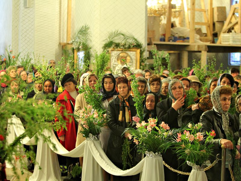 Credincioșii ortodocși sărbătoresc duminica Floriilor. Cele mai importante tradiții și obiceiuri