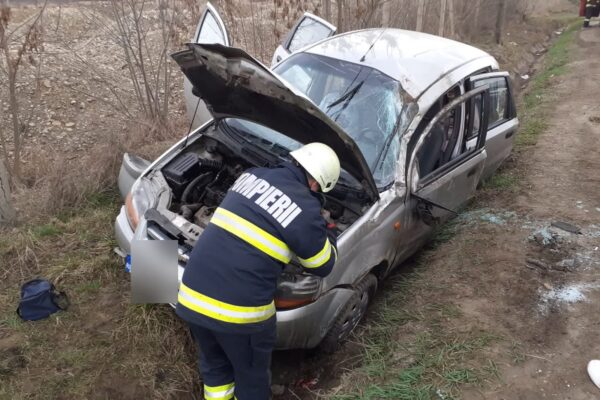 Accident între Gilău și Florești. Unii șoferi nu pot ține nici drept de volan