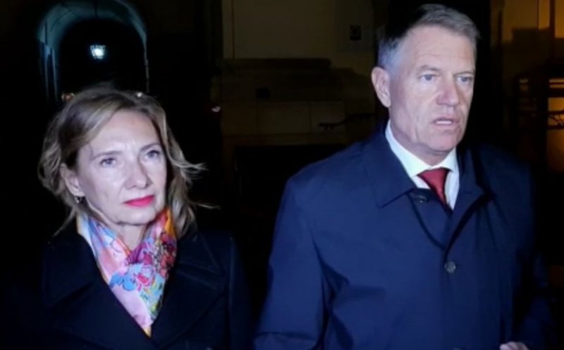 Klaus Iohannis şi soţia sa au participat la slujba de Înviere din Sibiu: „Ne rugăm pentru cei care suportă ororile războiului”