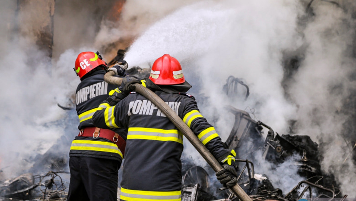 Incendiu la o garsonieră din Câmpia Turzii