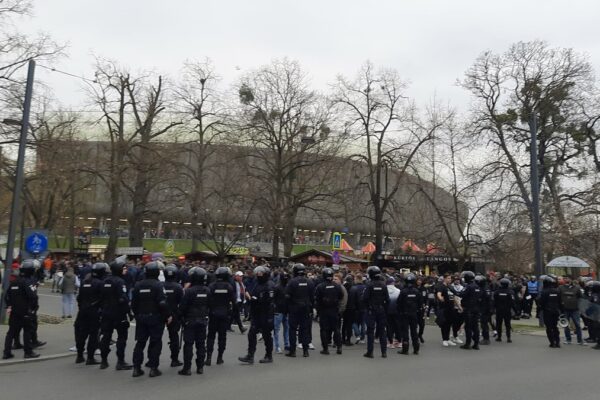 ”Domnișoarele” de la Jandarmeria Cluj au încercat să explice de ce nu au acționat împotriva violenței suporterilor de la Steaua București