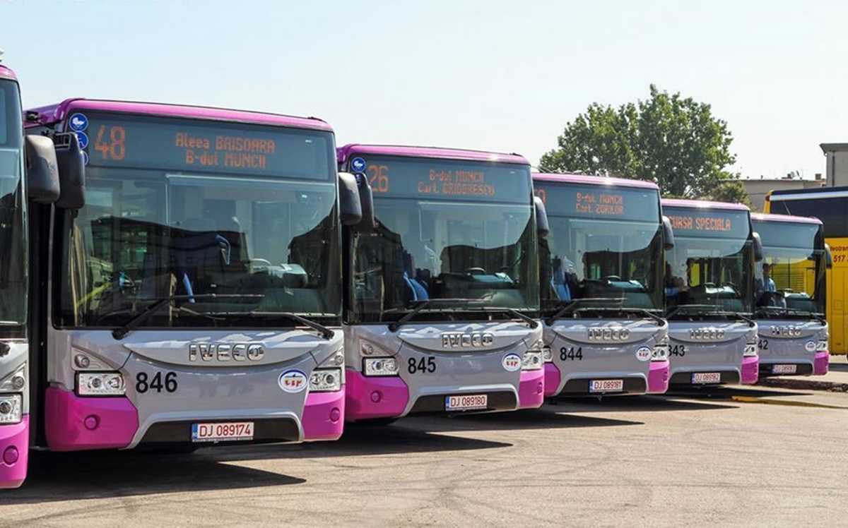 Incident grav cu un autobuz CTP din Cluj Napoca. Unul dintre geamuri s-a desprins și a lovit în cap un copil de trei ani