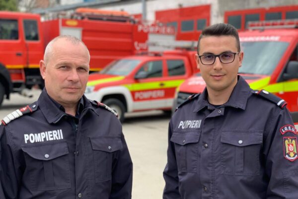 Povestea unei familii de pompieri clujeni. Cea mai frumoasă lecție de viață transmisă de un tată fiului său