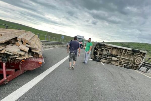 Accident grav pe autostrada Sebeș Turda. Circulația a fost blocată pe un sens