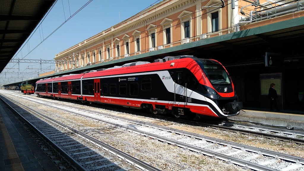 Noi trenuri electrice vor circula pe ruta Huedin – Cluj – Bistrița. Licitație importantă la Ministerul Transporturilor