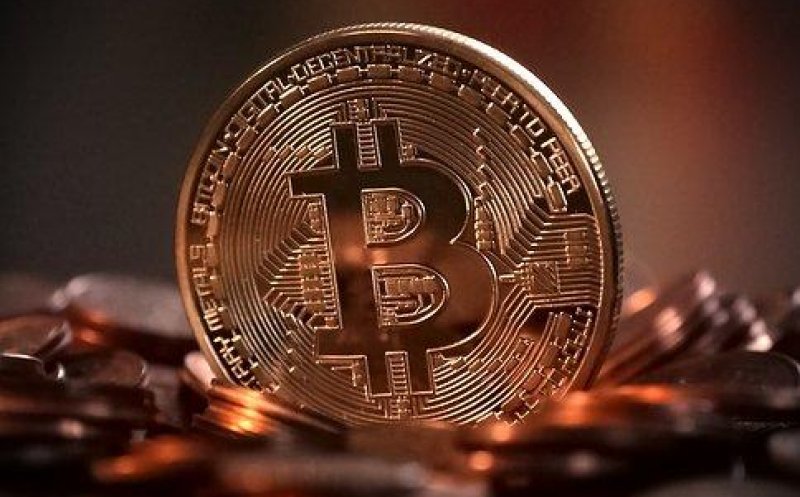 Un clujean condamnat pentru că i-a golit conturile fratelui său. A cumpărat bitcoin