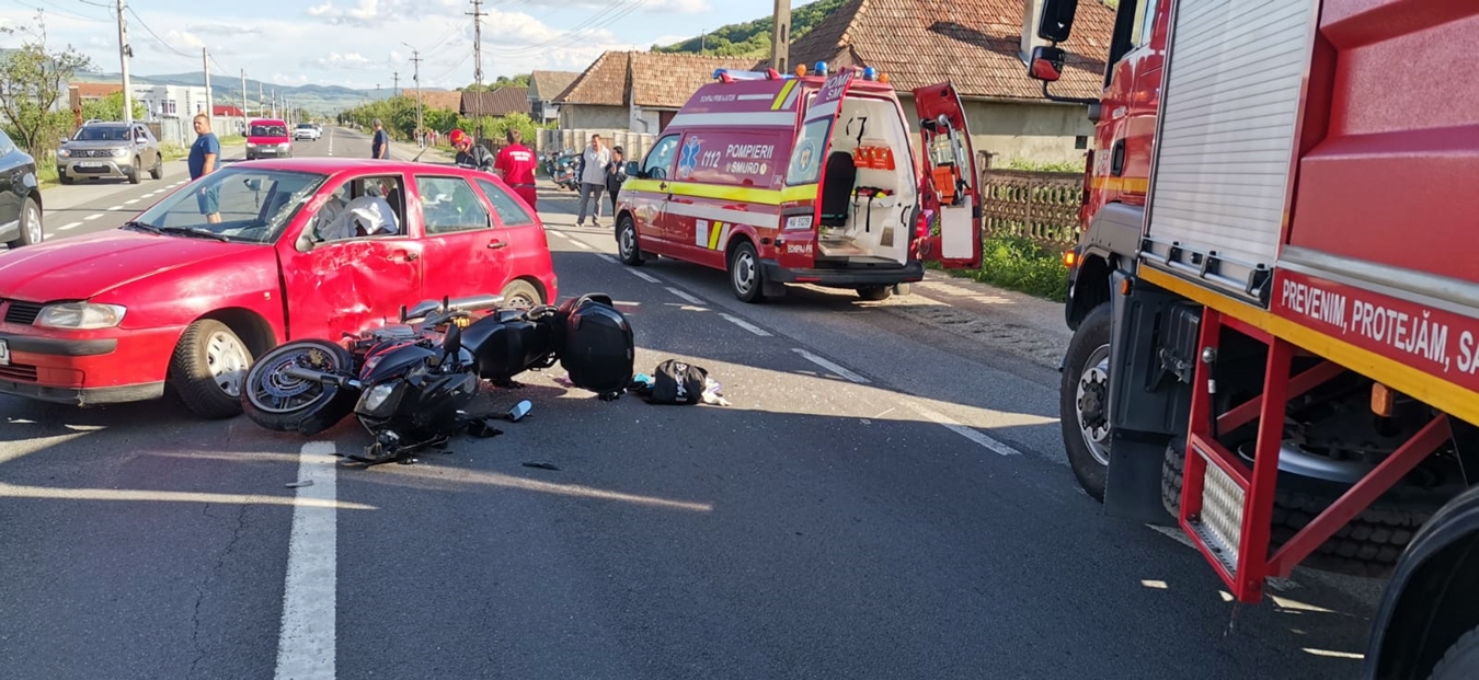 Accident cu o motocicletă lângă Dej. Medicii de la SMURD susțin că motociclistul s-a născut a doua oară