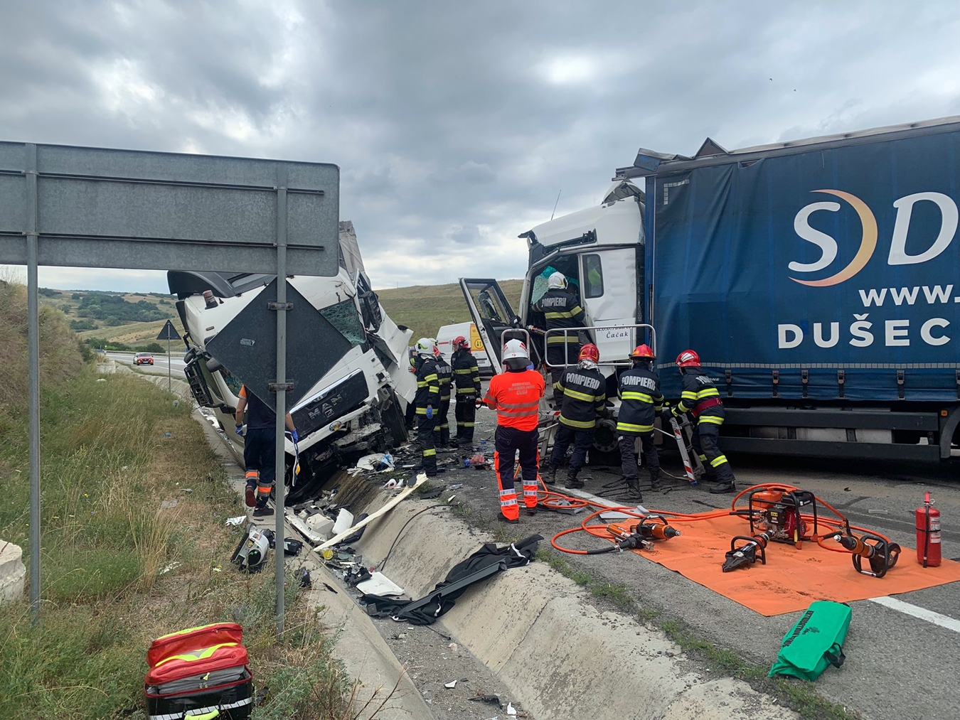 Accident grav pe centura Vâlcele – Apahida. Sunt implicate două autotrenuri și un autoturism