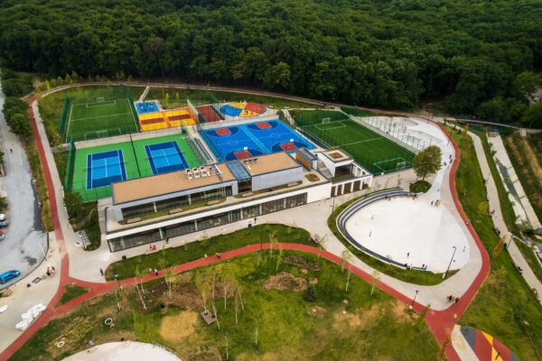 Liber la programări online pentru terenurile din Baza Sportivă la Terenuri