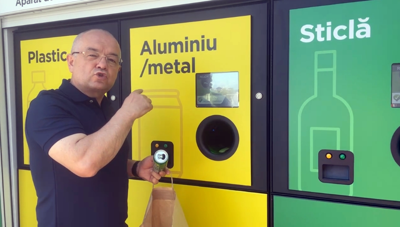 Primăria Cluj a lansat un proiect inedit. Ne întoarcem la epoca când vindeam sticle și borcane. Acum primim bilete de autobuz