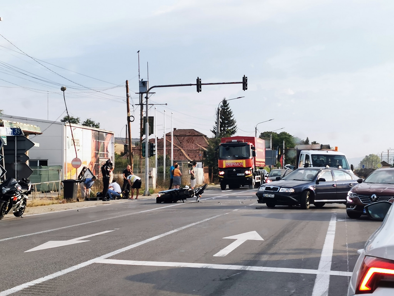 Accident grav la Jucu. Un motociclist este grav rănit