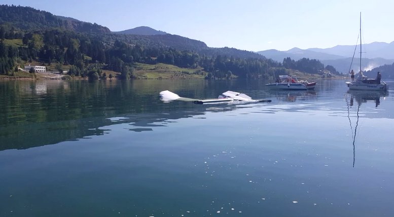 VIDEO – Momentul prăbușirii avionului în lacul Colibița. Tragedia s-a soldat cu moartea pilotului