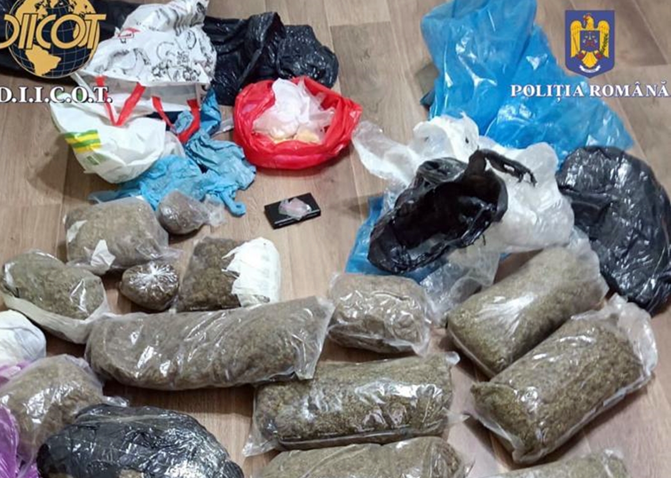Traficantă de droguri arestată pentru 30 de zile. Asigura piața din Cluj și Bistrița