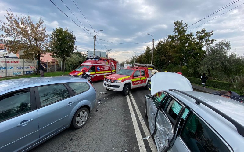 ACCIDENT GRAV cu doi răniți pe strada Traian Vuia, în zona aeroportului – FOTO