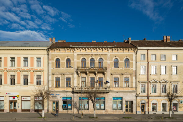 ISTORIA unei clădiri emblematice ale Clujului, din Piața Unirii! FOTO