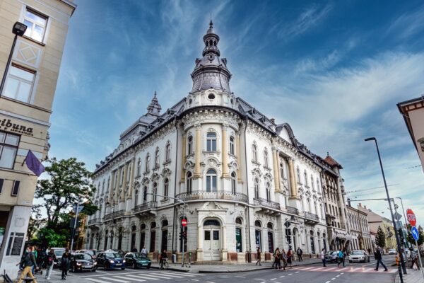 Amintirile unui chelner de la Conti. În fața hotelului au murit primii clujeni în decembrie 1989