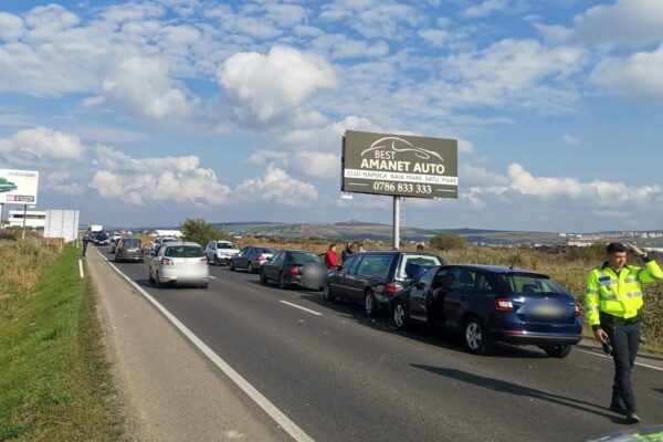 ACCIDENT cu patru mașini pe Centura Vâlcele-Apahida. A fost implicat și un dric mortuar