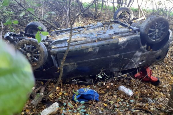 Accident grav lângă Gherla. Un autoturism s-a răsturnat