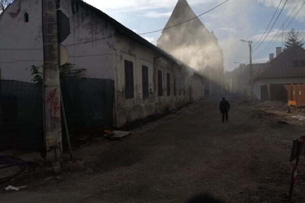 INCENDIU la o casă din centrul Clujului, pe str. Kogălniceanu