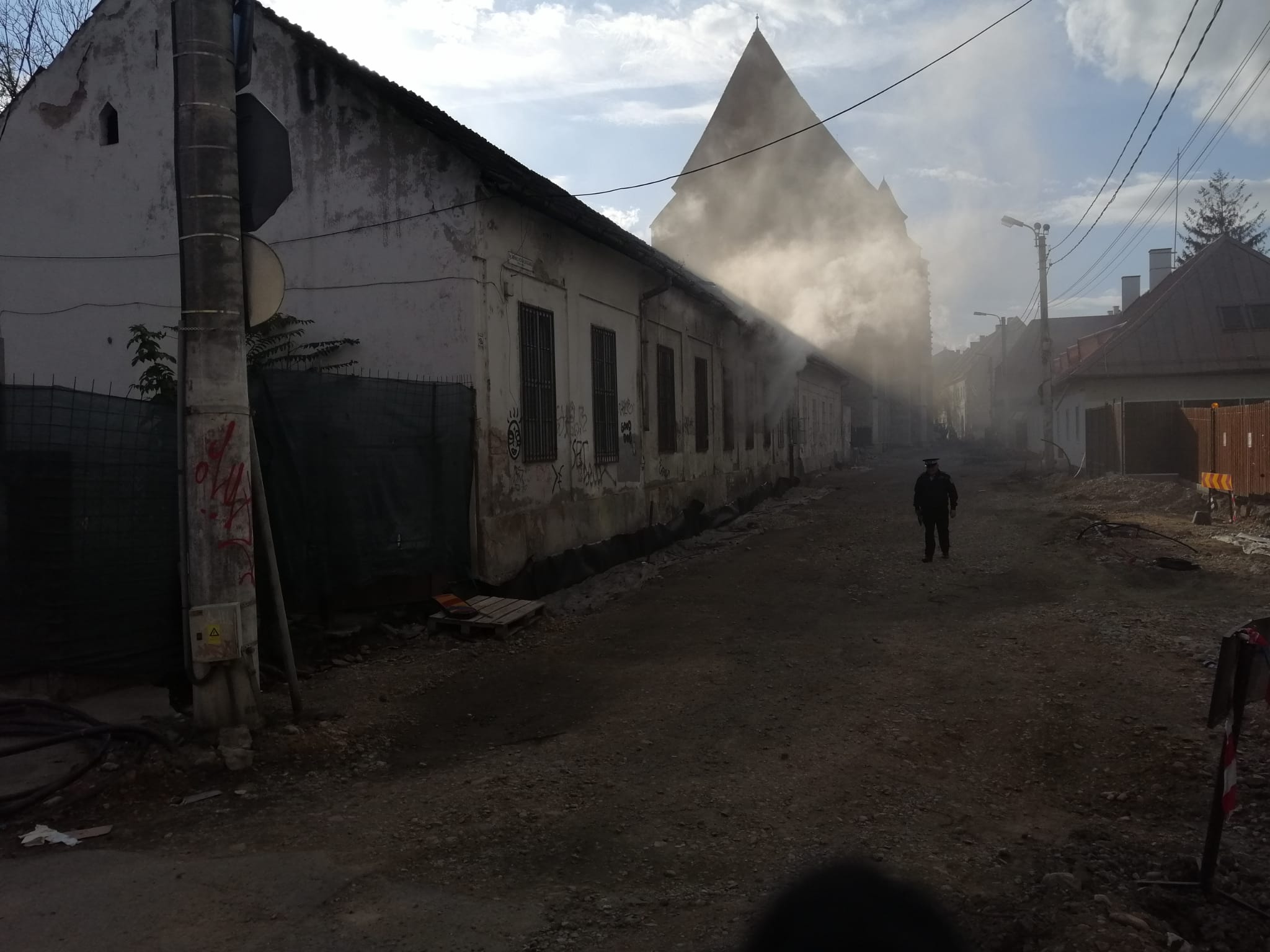 INCENDIU la o casă din centrul Clujului, pe str. Kogălniceanu