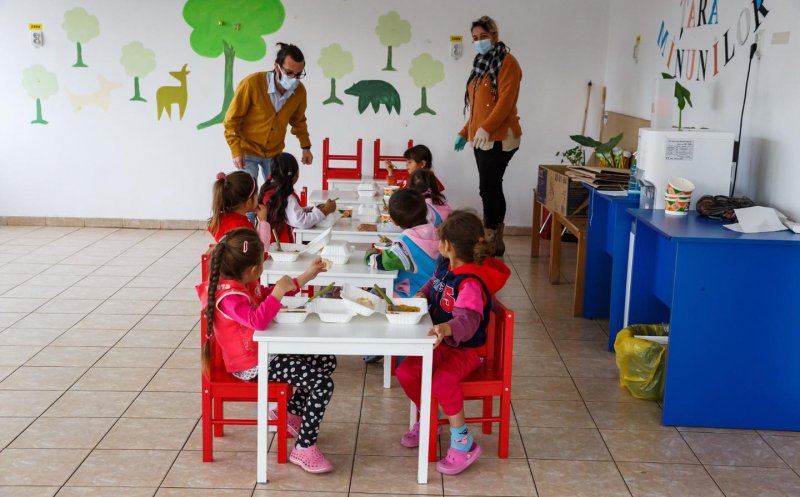 Încă două școli din Cluj-Napoca vor beneficia de programul „O masă caldă”
