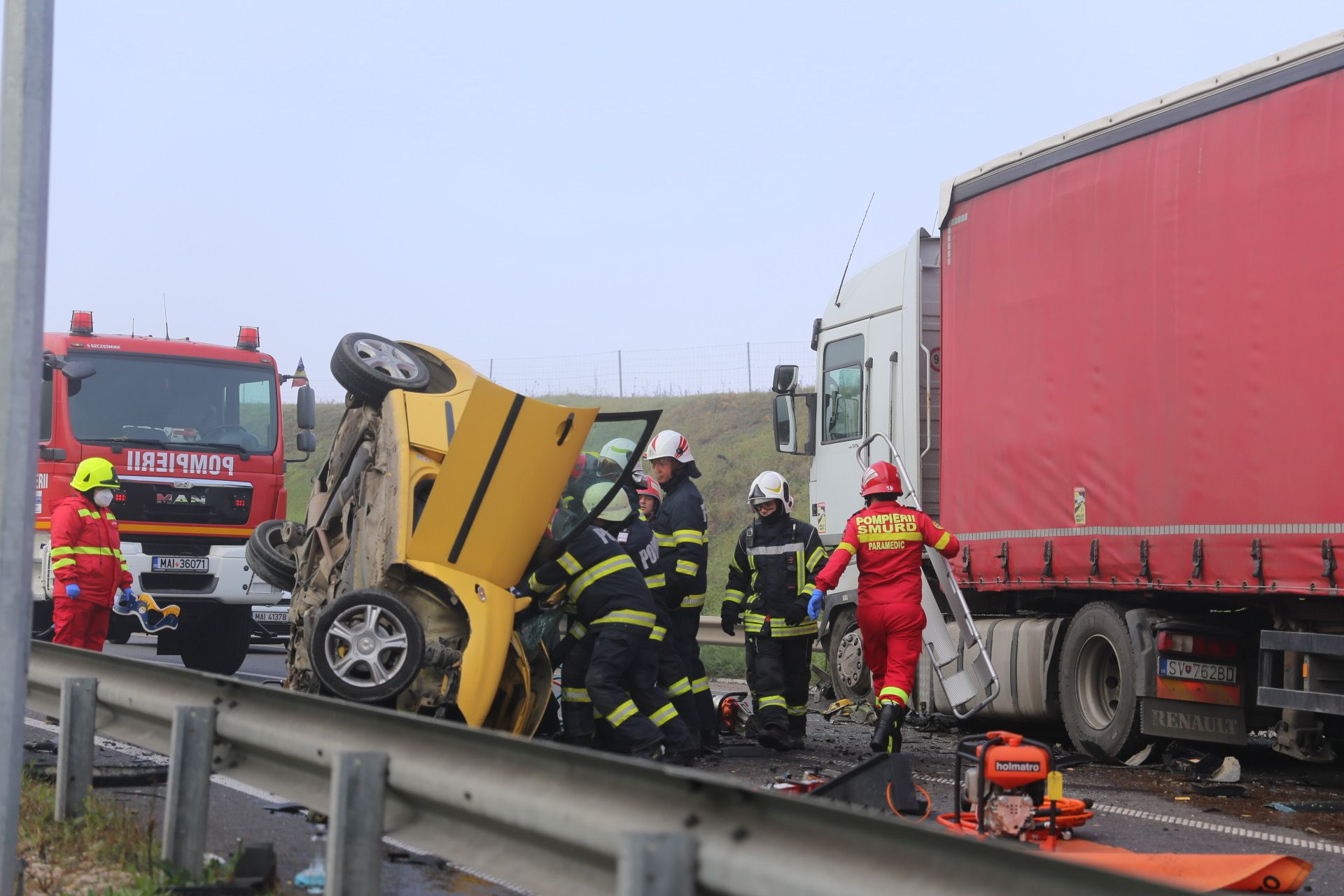 Numărul morților în accidentul de la Nădășelu a crescut. O femeie a murit chiar în brațele copilului său