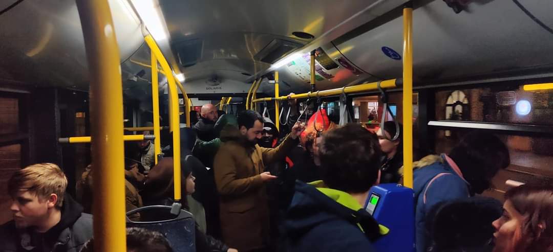 E nevoie de transport public de noapte în Cluj-Napoca? Linia 25N, suprasolicitată, dar CTP Cluj tace
